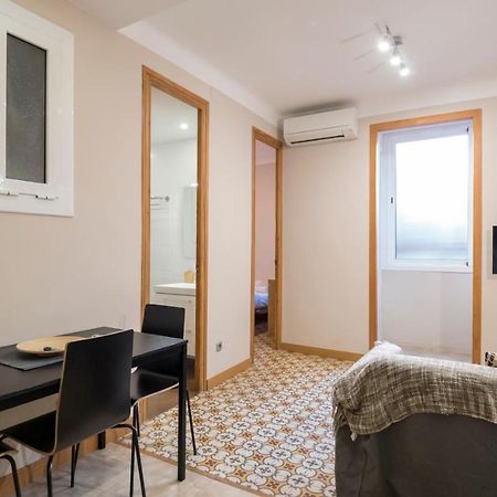 Acogedor Apartamento De 2 Dormitorios บาร์เซโลนา ภายนอก รูปภาพ