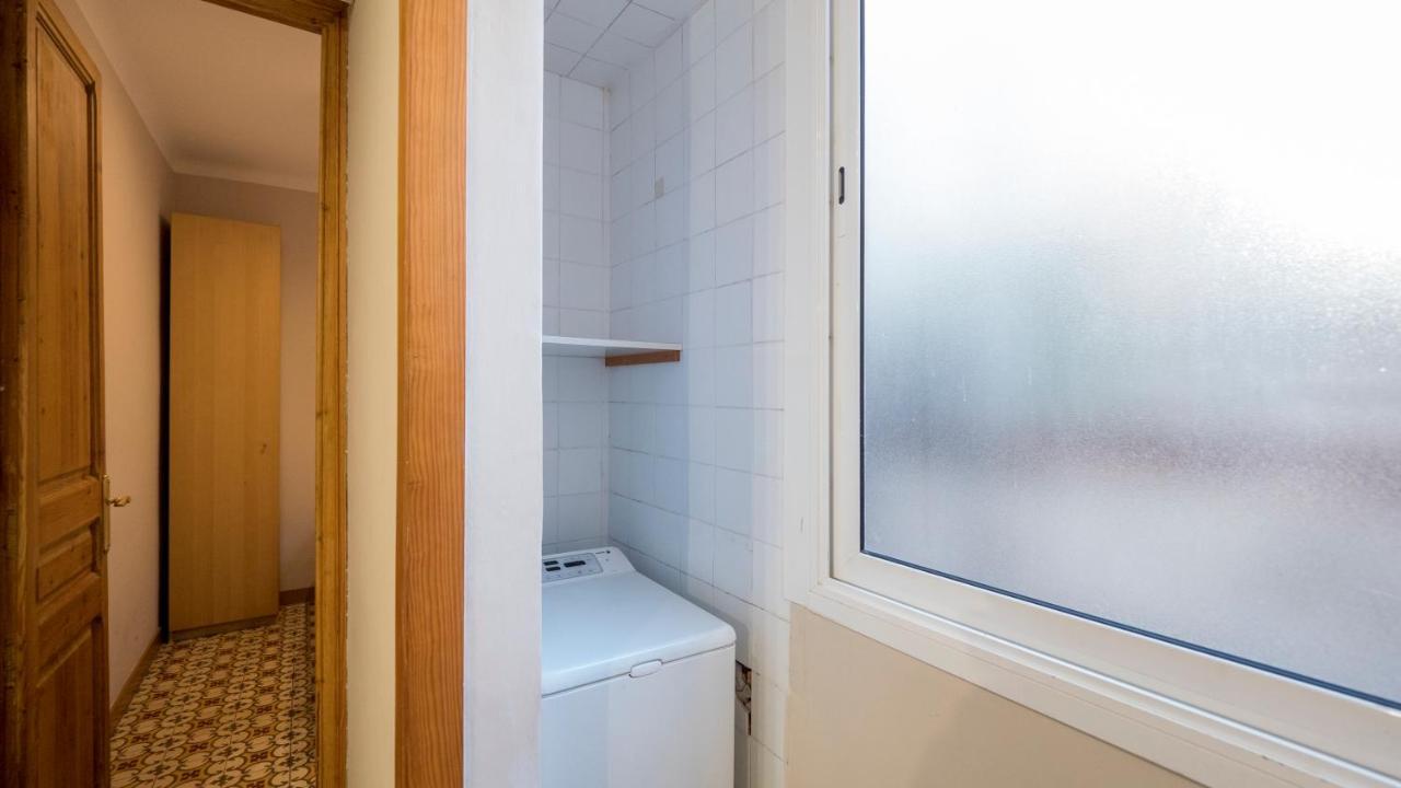 Acogedor Apartamento De 2 Dormitorios บาร์เซโลนา ภายนอก รูปภาพ
