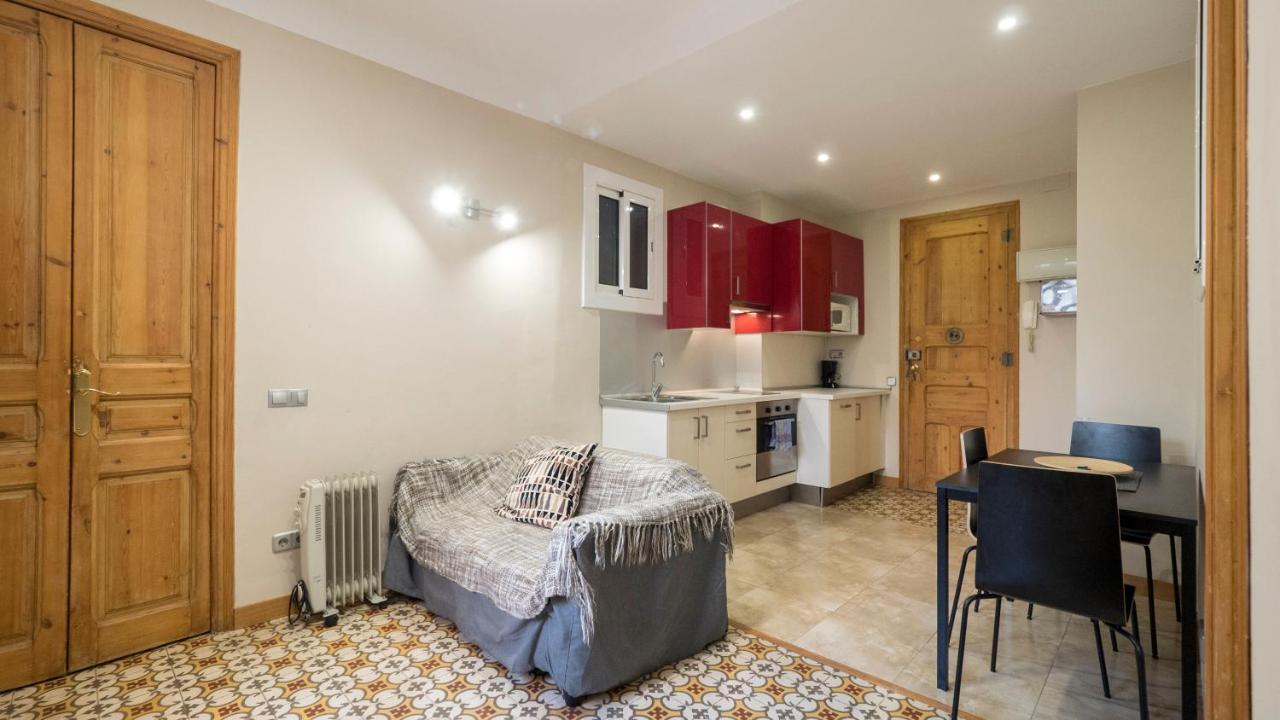 Acogedor Apartamento De 2 Dormitorios บาร์เซโลนา ภายนอก รูปภาพ
