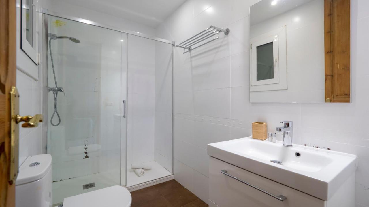 Acogedor Apartamento De 2 Dormitorios บาร์เซโลนา ภายนอก รูปภาพ