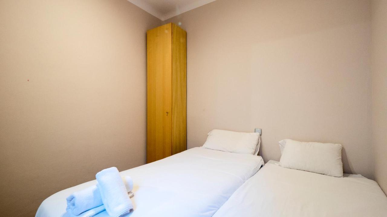 Acogedor Apartamento De 2 Dormitorios บาร์เซโลนา ภายนอก รูปภาพ