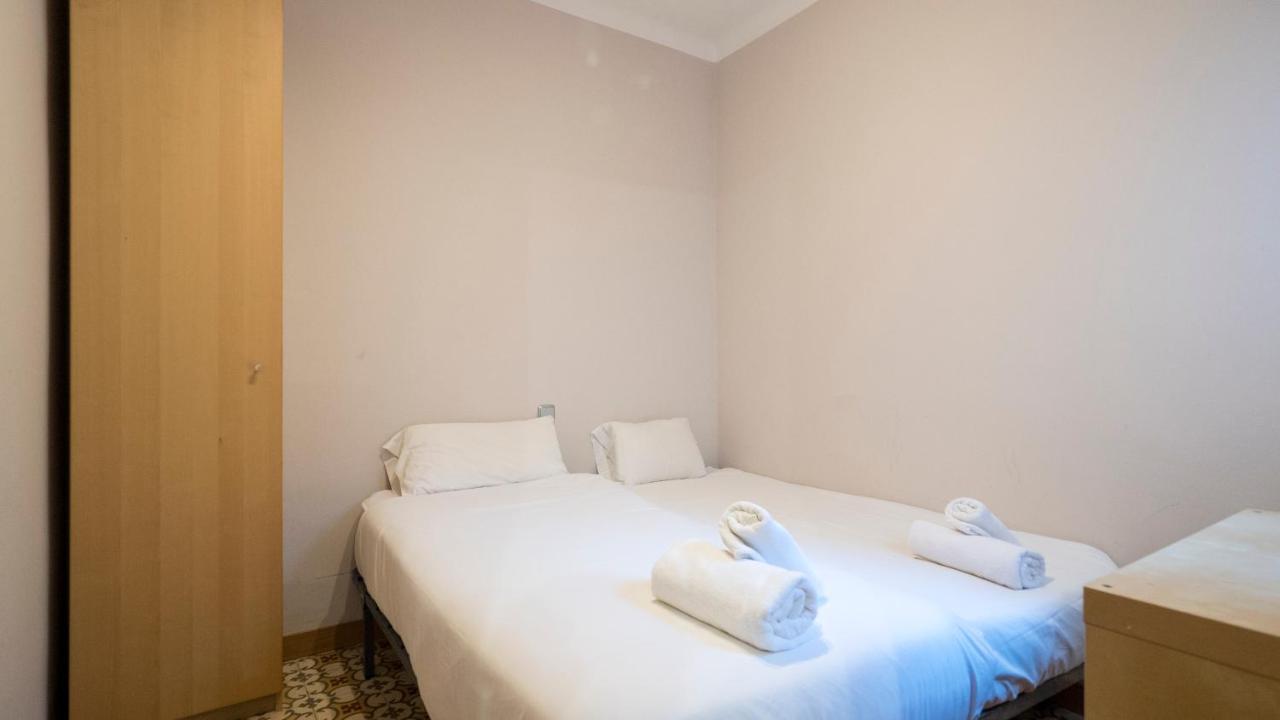 Acogedor Apartamento De 2 Dormitorios บาร์เซโลนา ภายนอก รูปภาพ